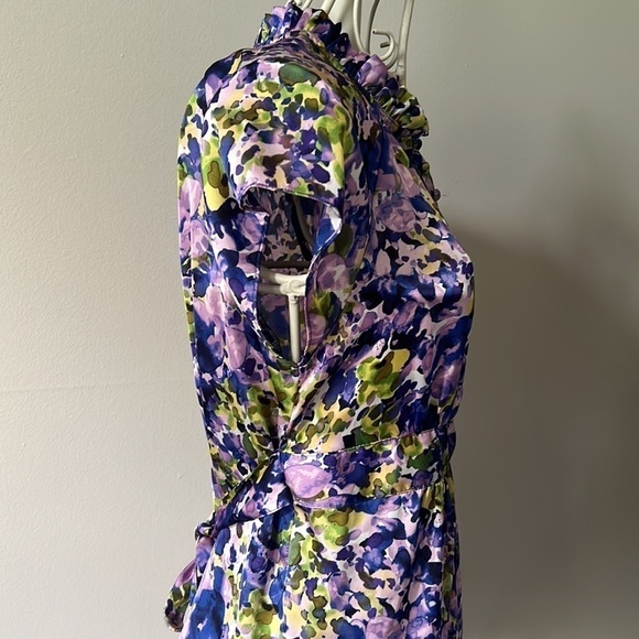 Apt 9 Multicolor V-Neck Cap Sleeve Satin top with ruffled neckline - Picture 3 of 5